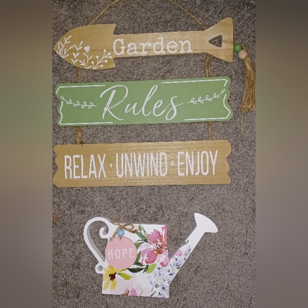 Garden Planter bundle wooden hanging signs and word blocks 6 items - Picture 3 of 6